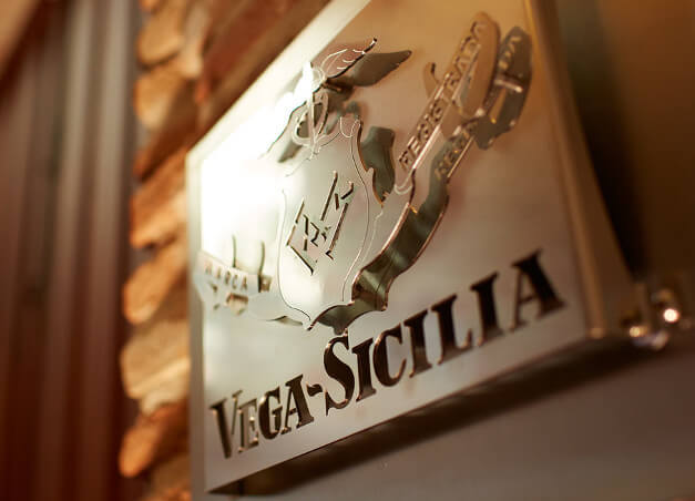 Vega Sicilias våpenskjold
