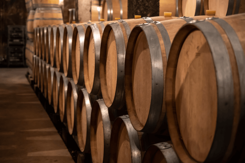 Weine werden im Burgund traditionell im Fass ausgebaut
