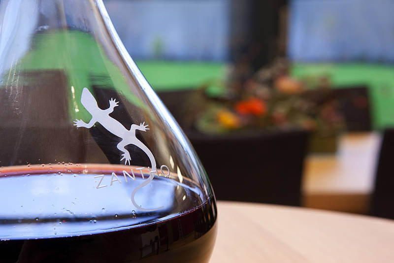 Karaffel med Zantho-logo