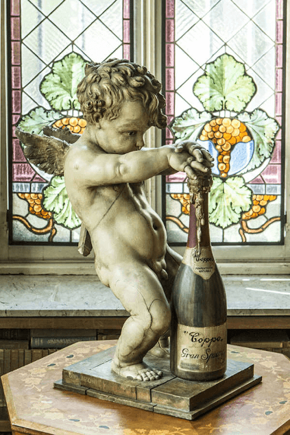 Engelstatuen i Coppos art nouveau-villa