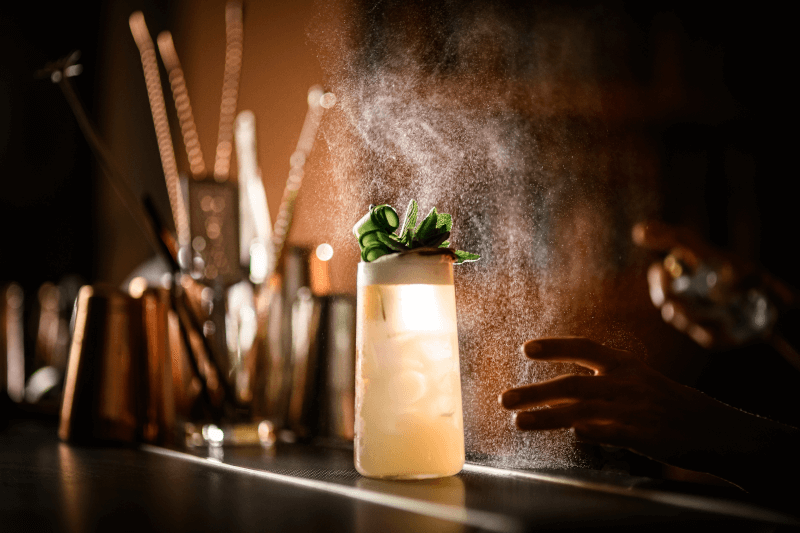 Mocktail auf Bartresen