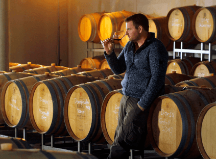 Max Pfannebecker i kjelleren sin