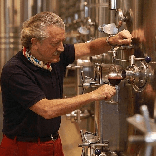 Vinprodusenten og sangeren Dieter Meier Vinprodusenten og sangeren Dieter Meier